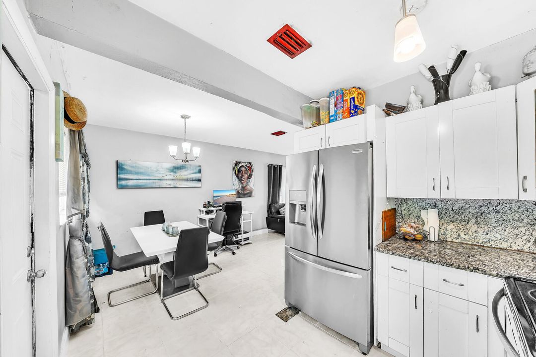 Active With Contract: $310,000 (3 beds, 1 baths, 1060 Square Feet)