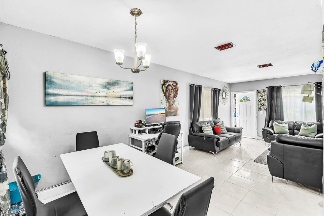 Active With Contract: $310,000 (3 beds, 1 baths, 1060 Square Feet)