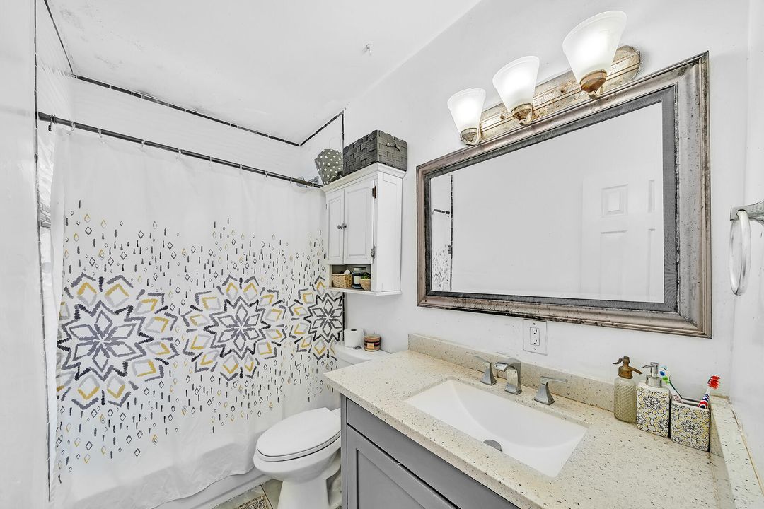 Active With Contract: $310,000 (3 beds, 1 baths, 1060 Square Feet)