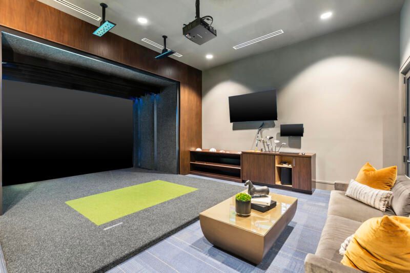 Под контрактом: $1,749,900 (4 спален, 3 ванн, 2448 Квадратных фут)