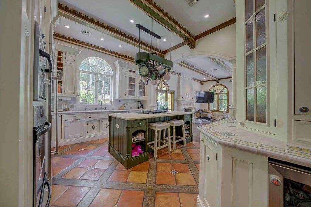 На продажу: $10,900,000 (6 спален, 6 ванн, 7728 Квадратных фут)