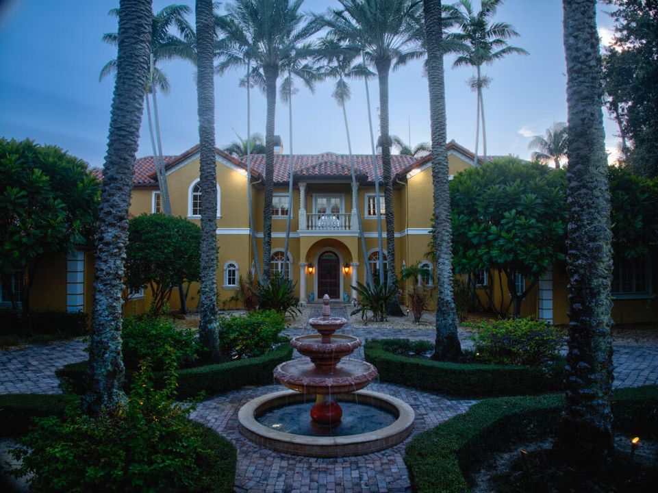 На продажу: $10,900,000 (6 спален, 6 ванн, 7728 Квадратных фут)