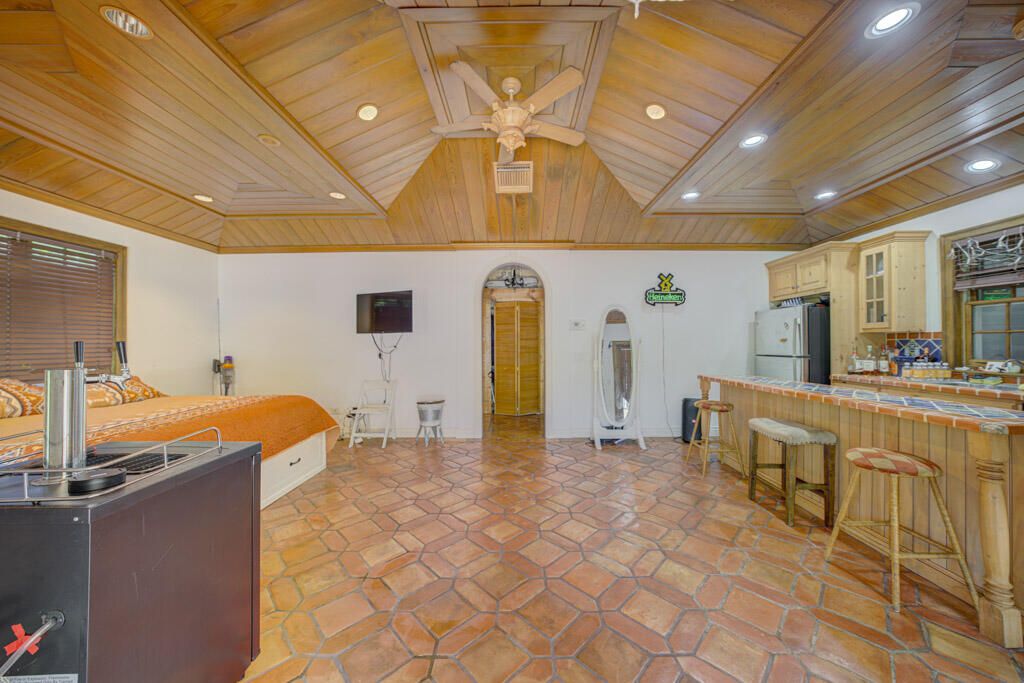 На продажу: $10,900,000 (6 спален, 6 ванн, 7728 Квадратных фут)