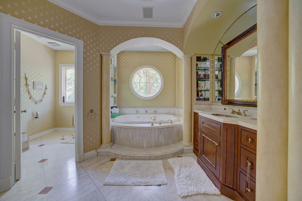 На продажу: $10,900,000 (6 спален, 6 ванн, 7728 Квадратных фут)