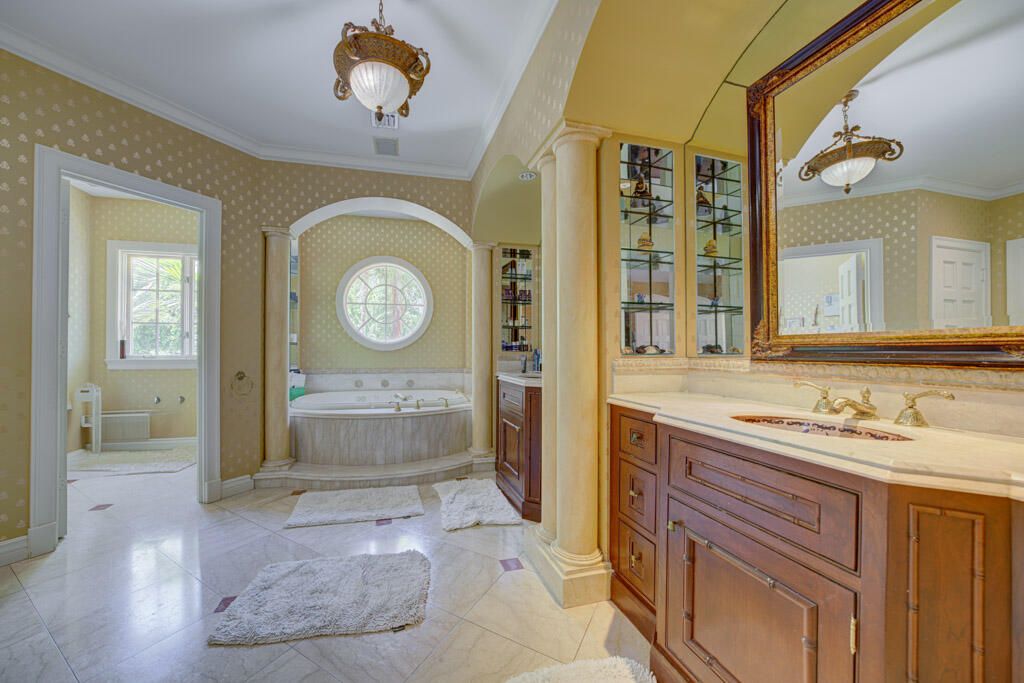 На продажу: $10,900,000 (6 спален, 6 ванн, 7728 Квадратных фут)