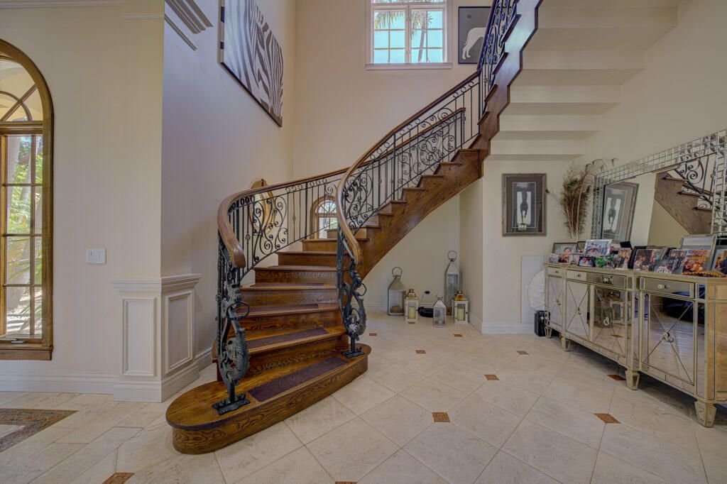 На продажу: $10,900,000 (6 спален, 6 ванн, 7728 Квадратных фут)