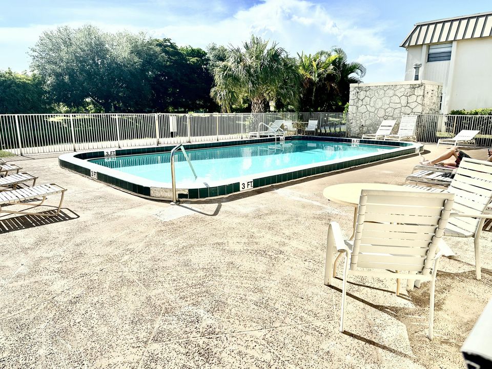 For Sale: $242,000 (2 beds, 2 baths, 1248 Square Feet)