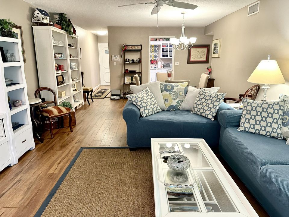 For Sale: $242,000 (2 beds, 2 baths, 1248 Square Feet)