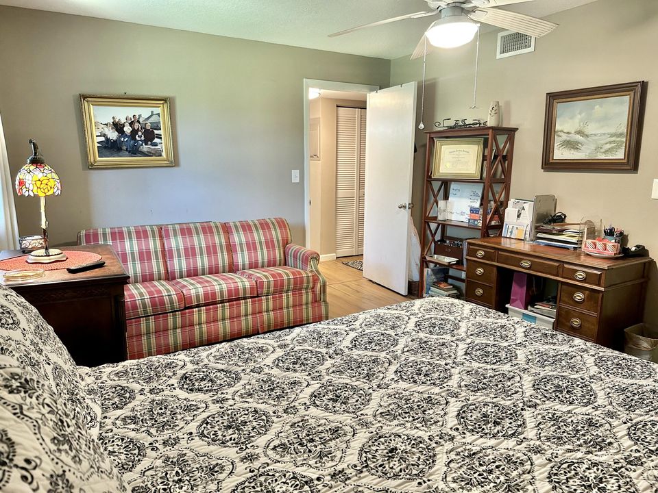 For Sale: $242,000 (2 beds, 2 baths, 1248 Square Feet)