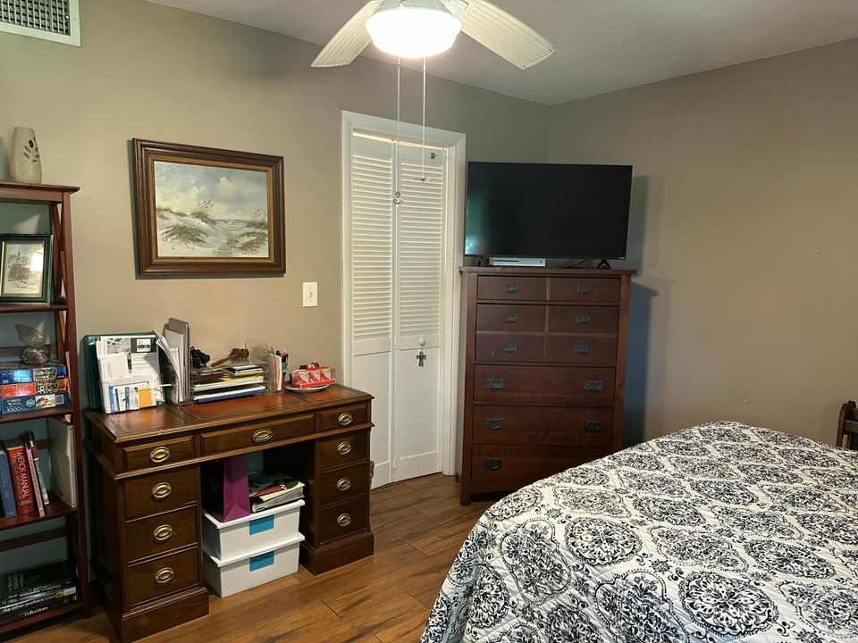 For Sale: $242,000 (2 beds, 2 baths, 1248 Square Feet)