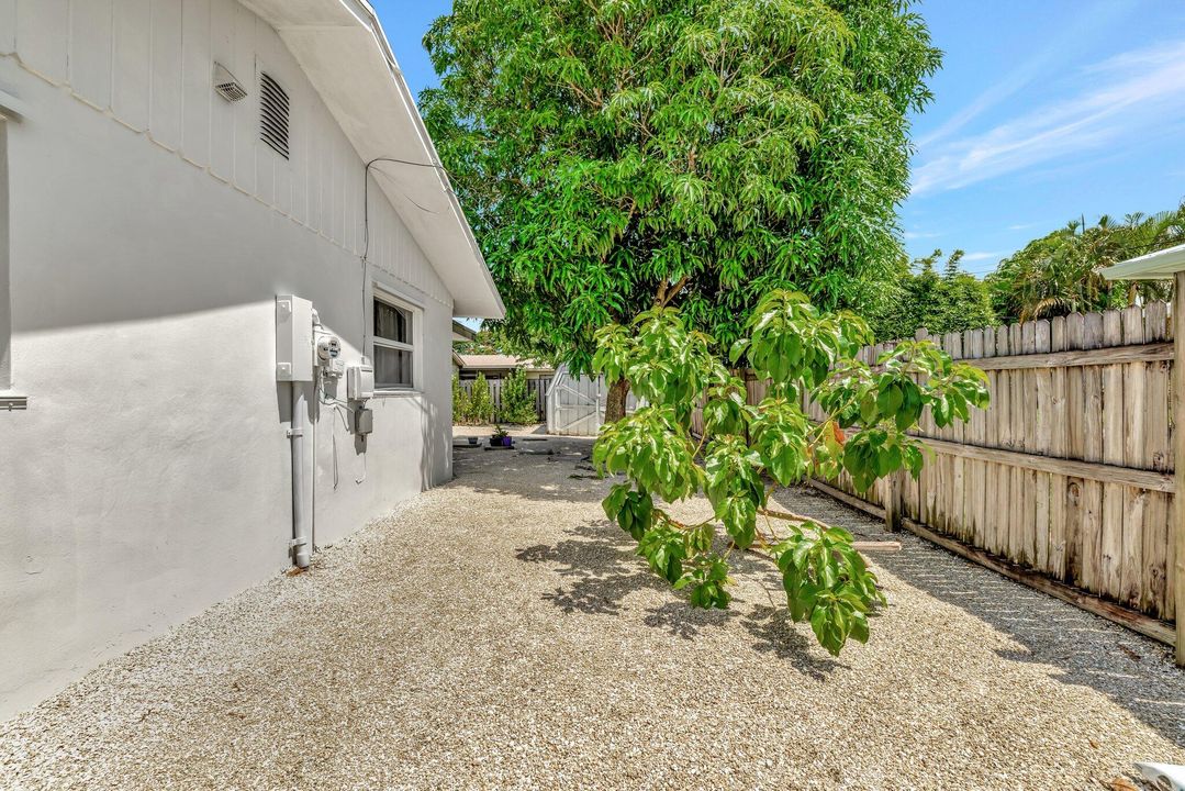 For Rent: $3,300 (3 beds, 2 baths, 1488 Square Feet)