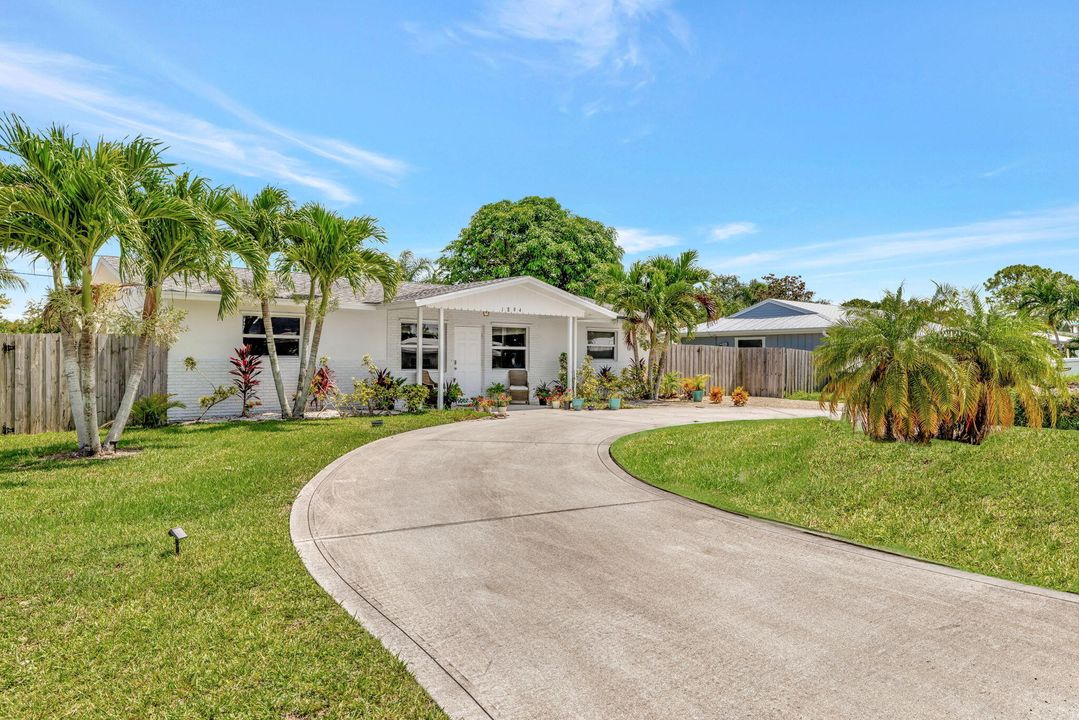 For Rent: $3,300 (3 beds, 2 baths, 1488 Square Feet)