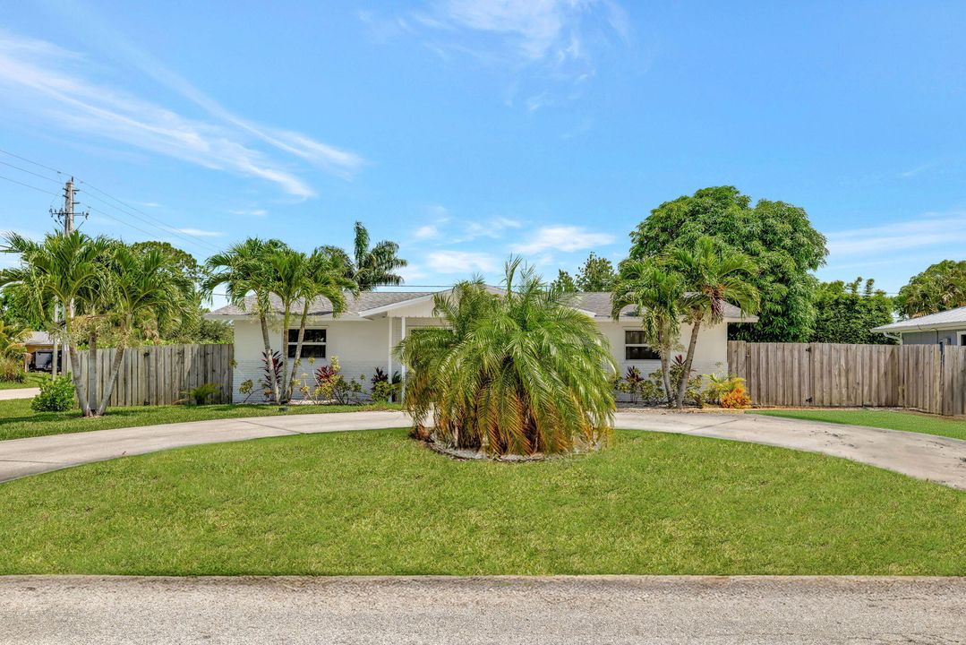 For Rent: $3,300 (3 beds, 2 baths, 1488 Square Feet)