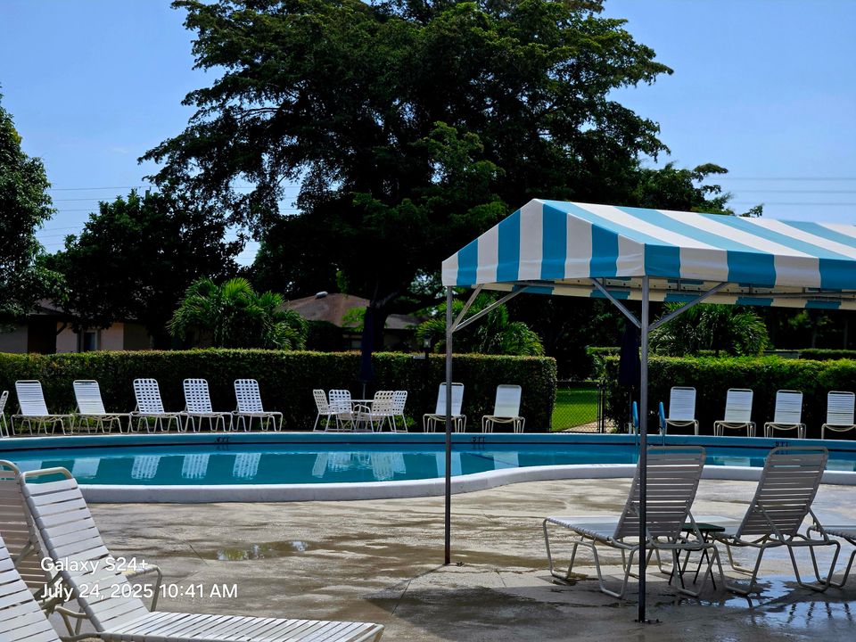 For Sale: $102,500 (1 beds, 2 baths, 925 Square Feet)