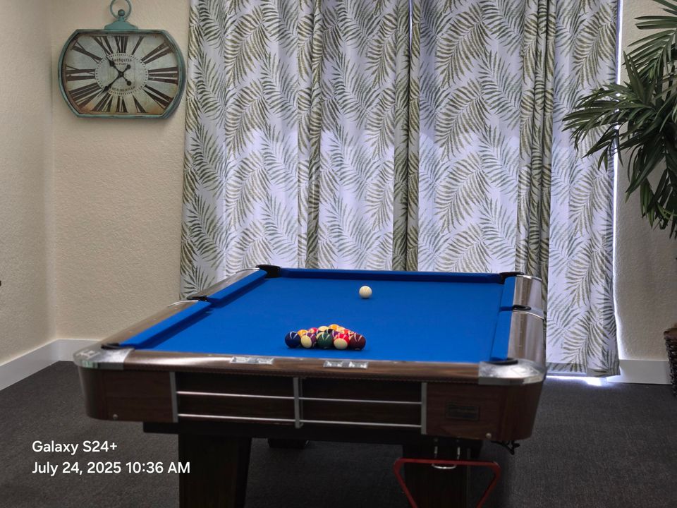 For Sale: $102,500 (1 beds, 2 baths, 925 Square Feet)