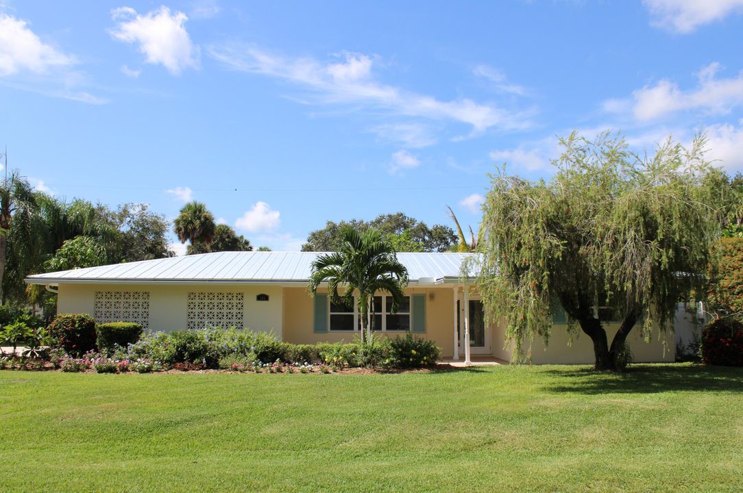 Недавно продано: $380,000 (2 спален, 2 ванн, 1806 Квадратных фут)