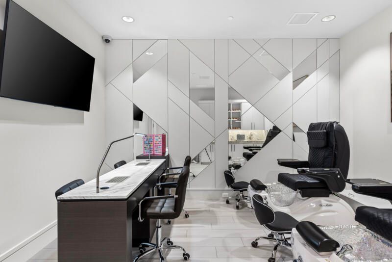 Под контрактом: $2,194,900 (4 спален, 3 ванн, 2949 Квадратных фут)