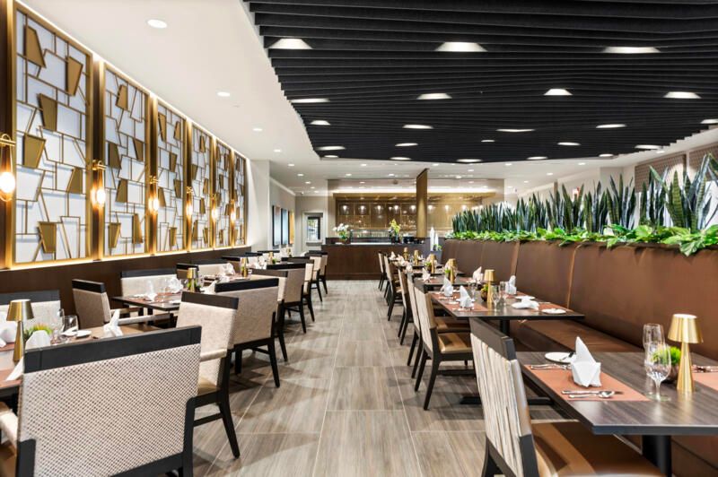 Под контрактом: $2,194,900 (4 спален, 3 ванн, 2949 Квадратных фут)