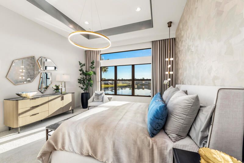 Под контрактом: $2,194,900 (4 спален, 3 ванн, 2949 Квадратных фут)