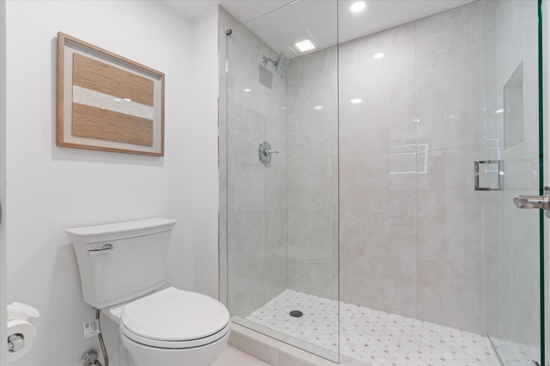 合同活跃: $1,130,000 (2 贝兹, 2 浴室, 1452 平方英尺)