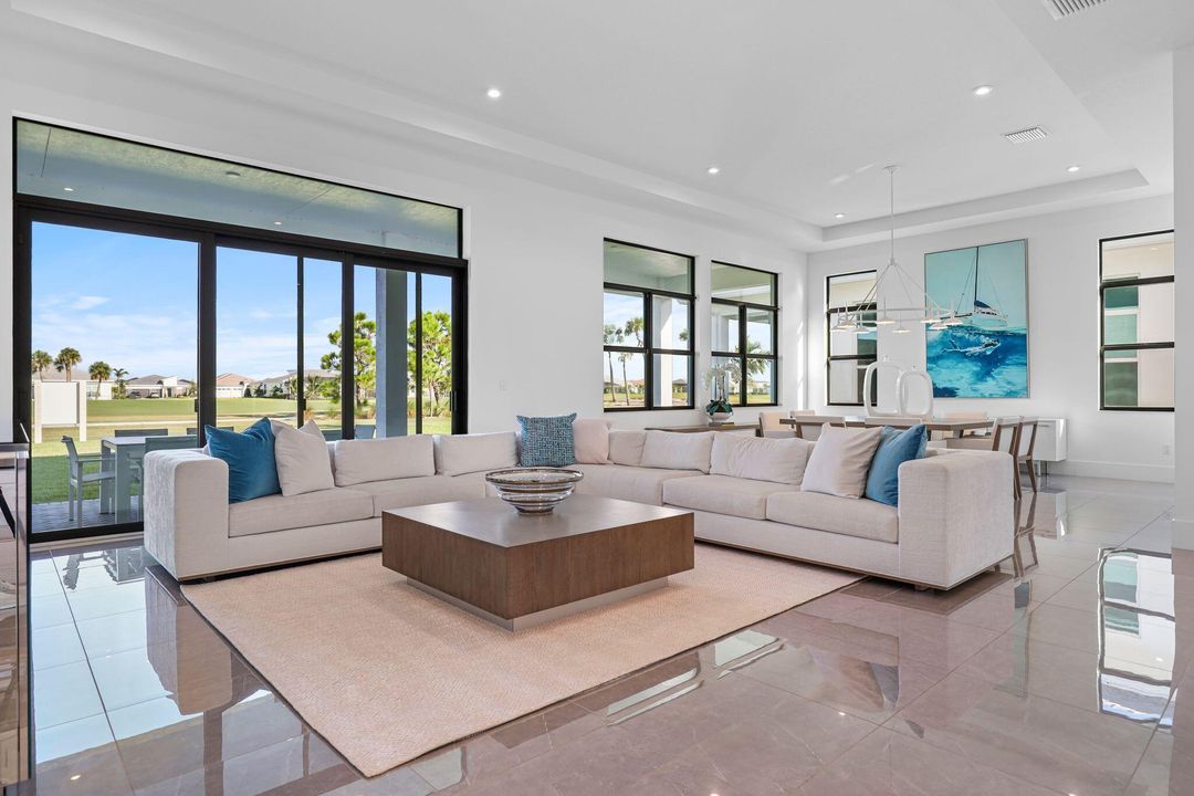 Recently Sold: $979,990 (3 beds, 3 baths, 2876 Square Feet)