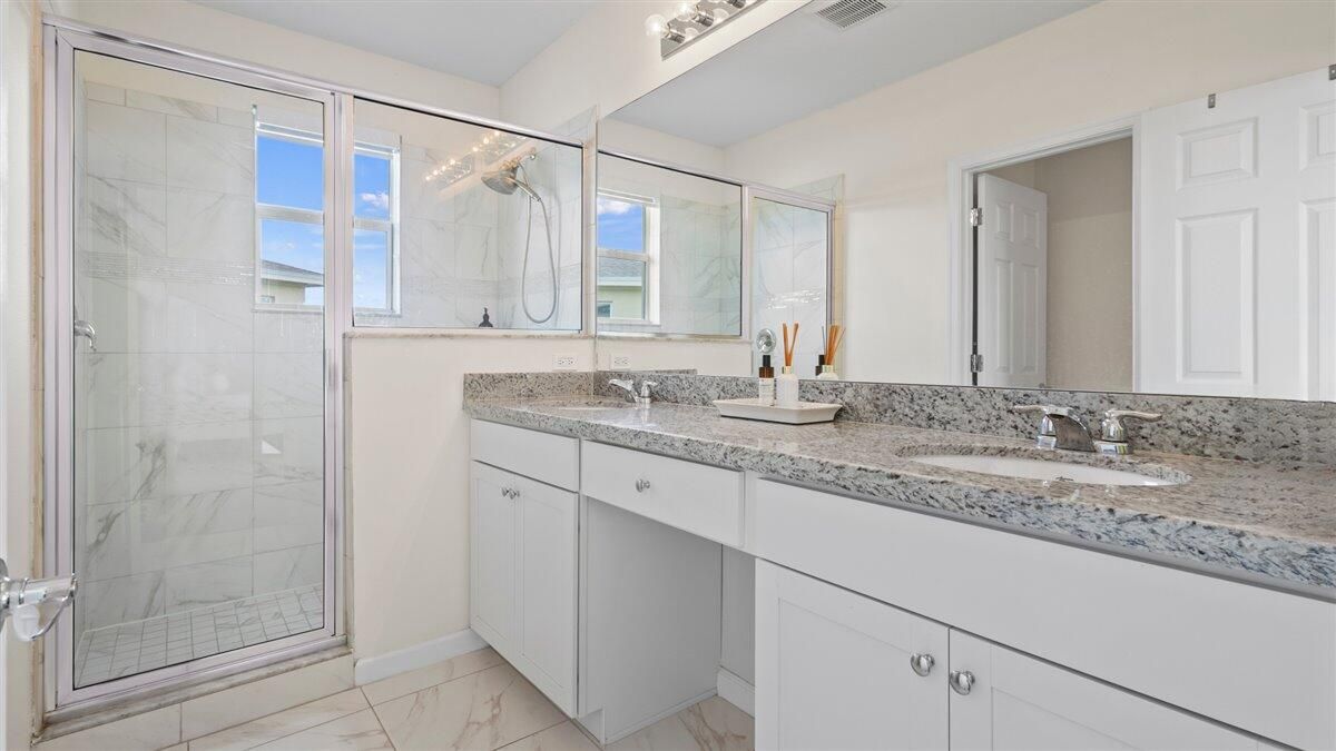 For Sale: $313,000 (3 beds, 2 baths, 1477 Square Feet)