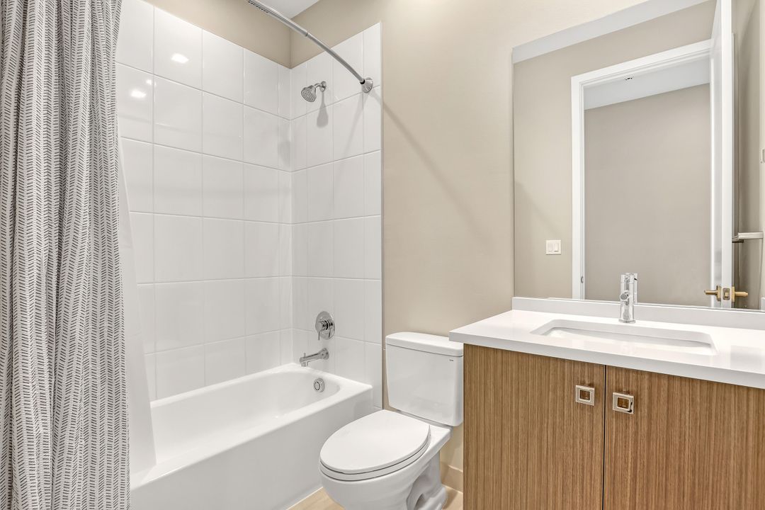 Active With Contract: $5,649 (5 beds, 5 baths, 3656 Square Feet)