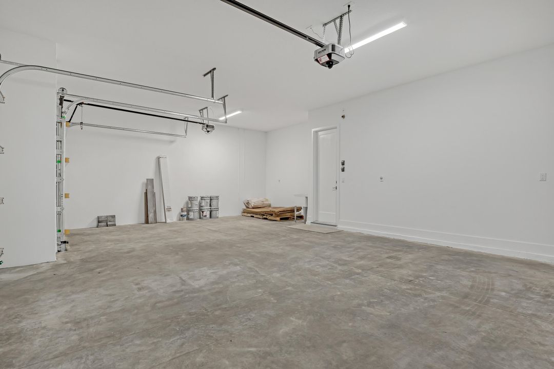 Active With Contract: $5,649 (5 beds, 5 baths, 3656 Square Feet)