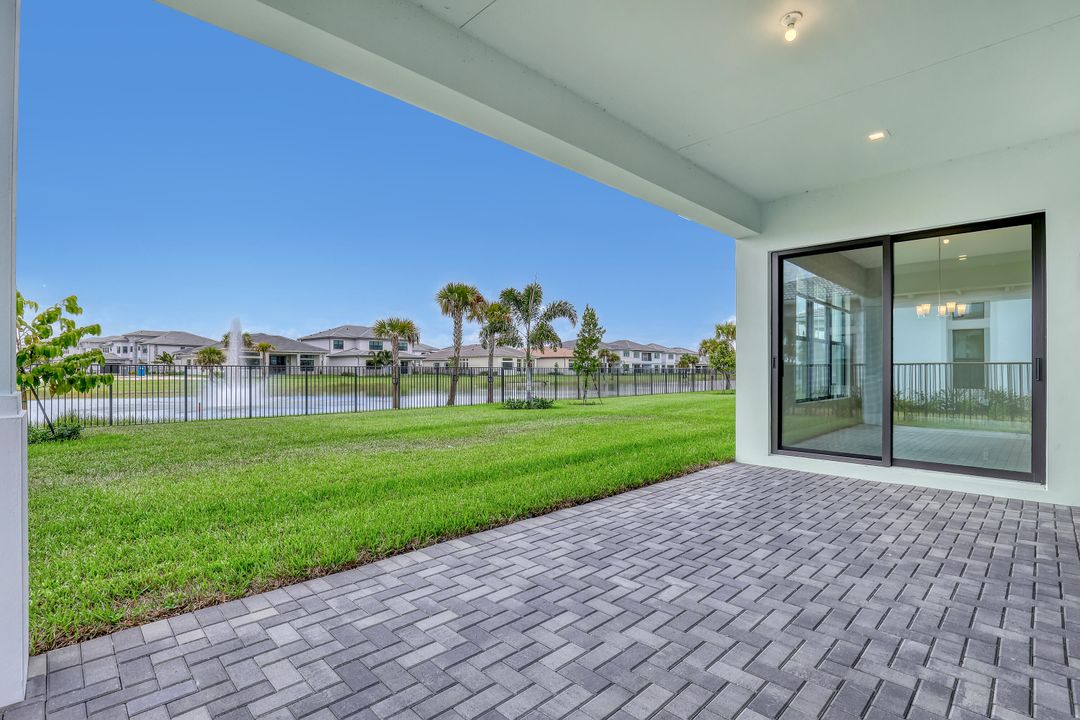 Active With Contract: $5,649 (5 beds, 5 baths, 3656 Square Feet)