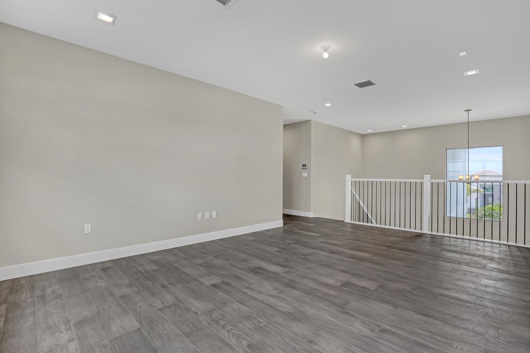 Active With Contract: $5,649 (5 beds, 5 baths, 3656 Square Feet)