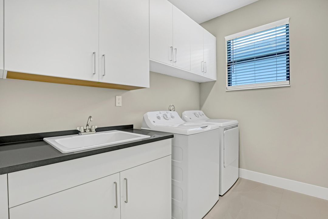 Active With Contract: $5,649 (5 beds, 5 baths, 3656 Square Feet)