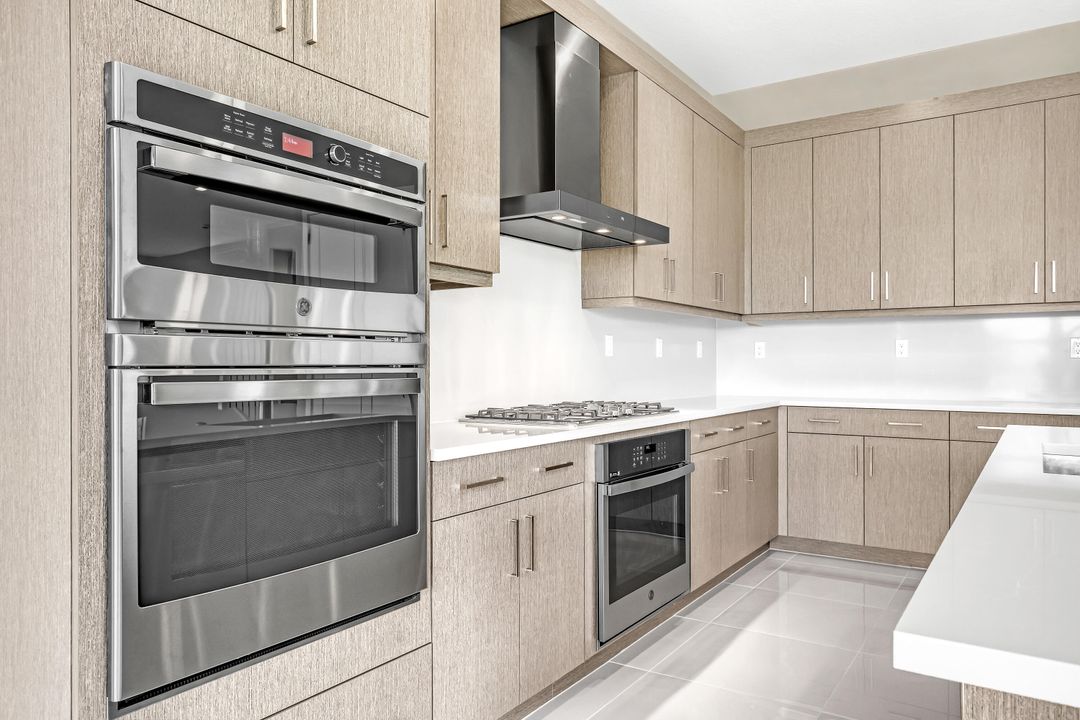 Active With Contract: $5,649 (5 beds, 5 baths, 3656 Square Feet)