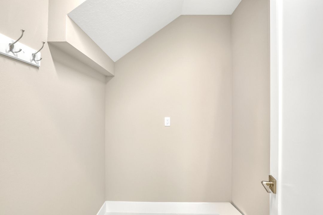 Active With Contract: $5,649 (5 beds, 5 baths, 3656 Square Feet)