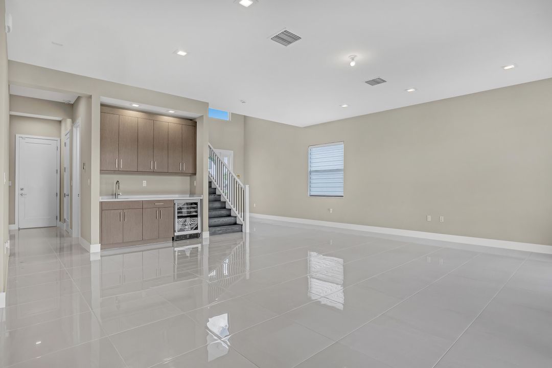 Active With Contract: $5,649 (5 beds, 5 baths, 3656 Square Feet)