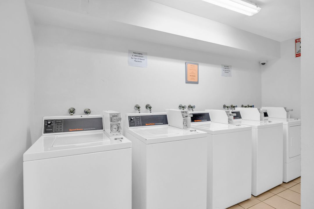 合同活跃: $1,800 (2 贝兹, 2 浴室, 936 平方英尺)