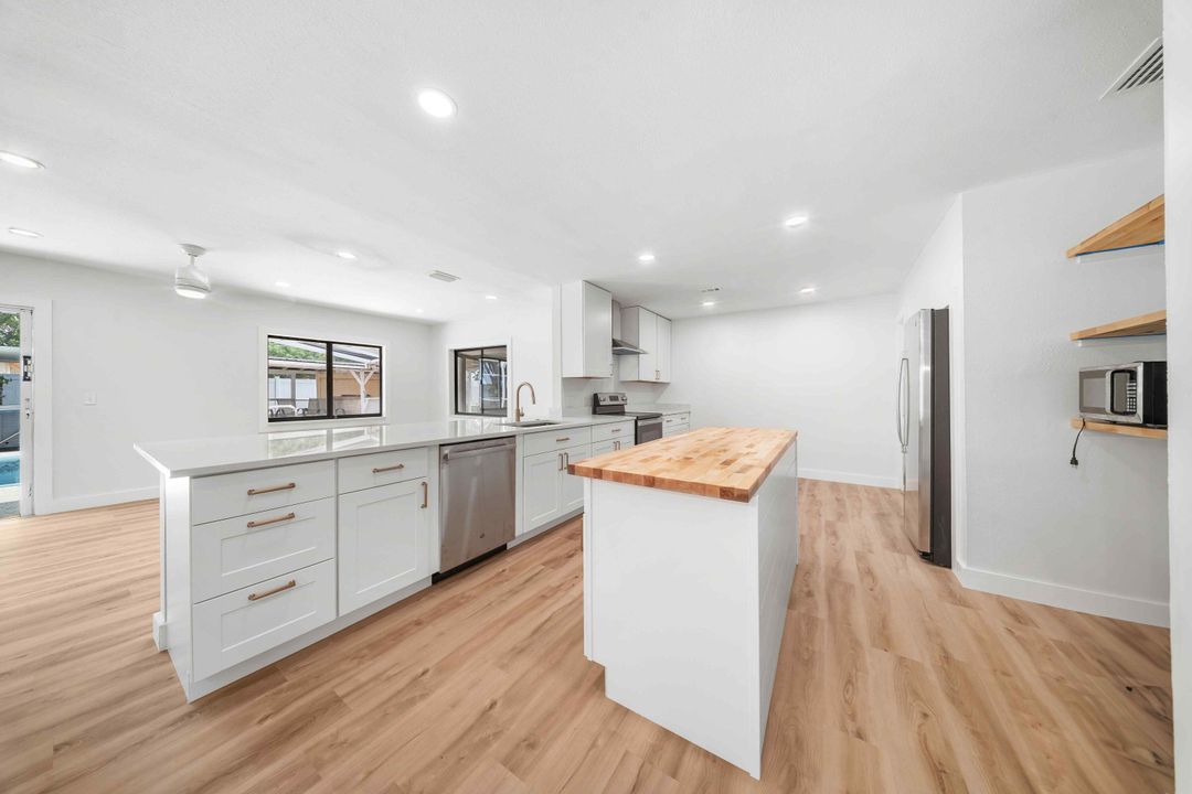 For Rent: $2,900 (3 beds, 2 baths, 1950 Square Feet)