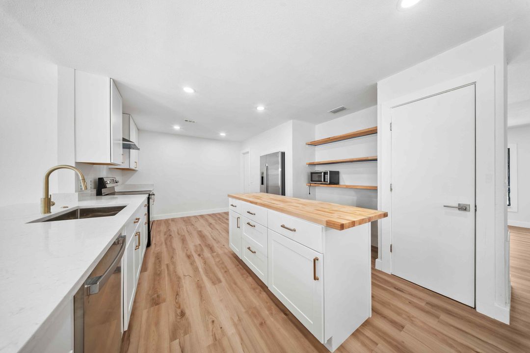 For Rent: $2,900 (3 beds, 2 baths, 1950 Square Feet)