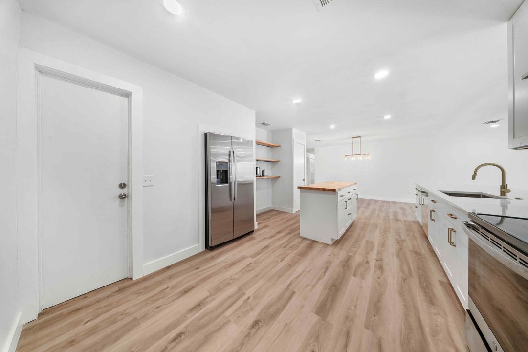 For Rent: $2,900 (3 beds, 2 baths, 1950 Square Feet)