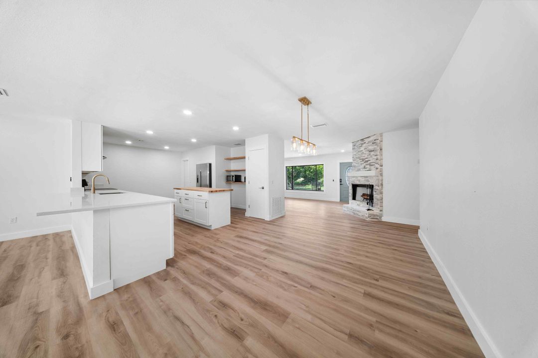 For Rent: $2,900 (3 beds, 2 baths, 1950 Square Feet)