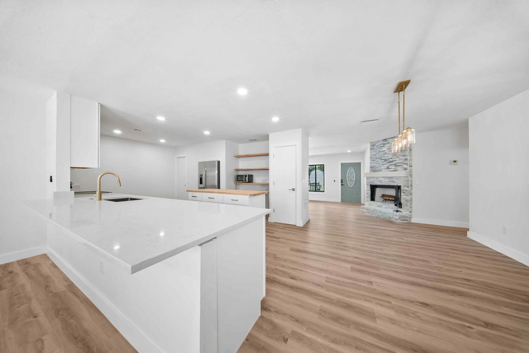 For Rent: $2,900 (3 beds, 2 baths, 1950 Square Feet)