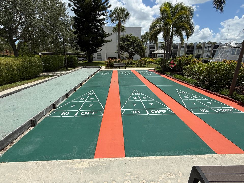 For Sale: $220,000 (2 beds, 2 baths, 1004 Square Feet)