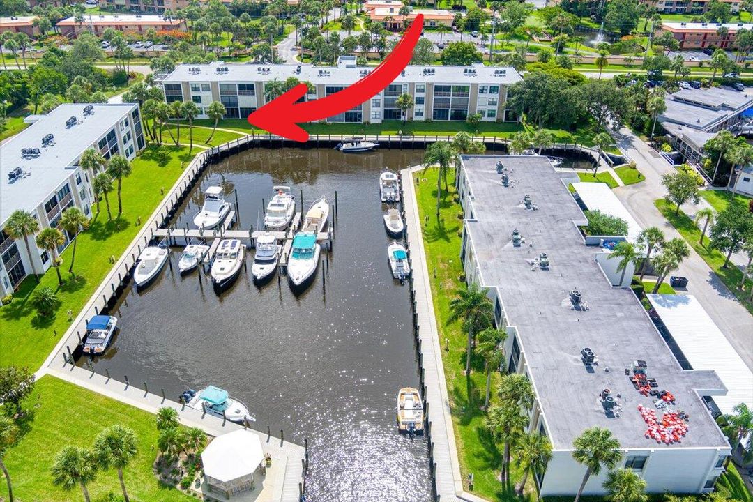 For Sale: $220,000 (2 beds, 2 baths, 1004 Square Feet)