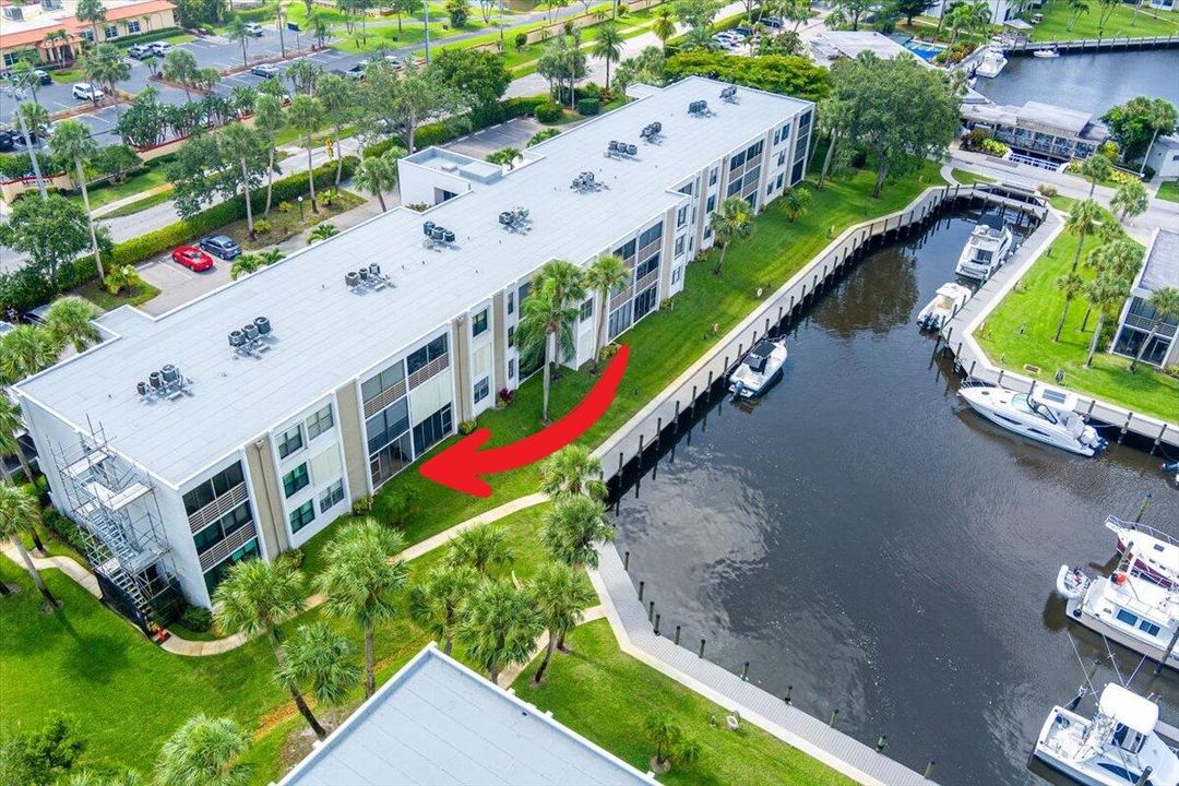 For Sale: $220,000 (2 beds, 2 baths, 1004 Square Feet)