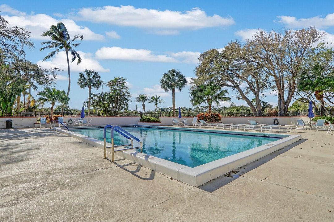 Active With Contract: $6,500 (2 beds, 2 baths, 1451 Square Feet)