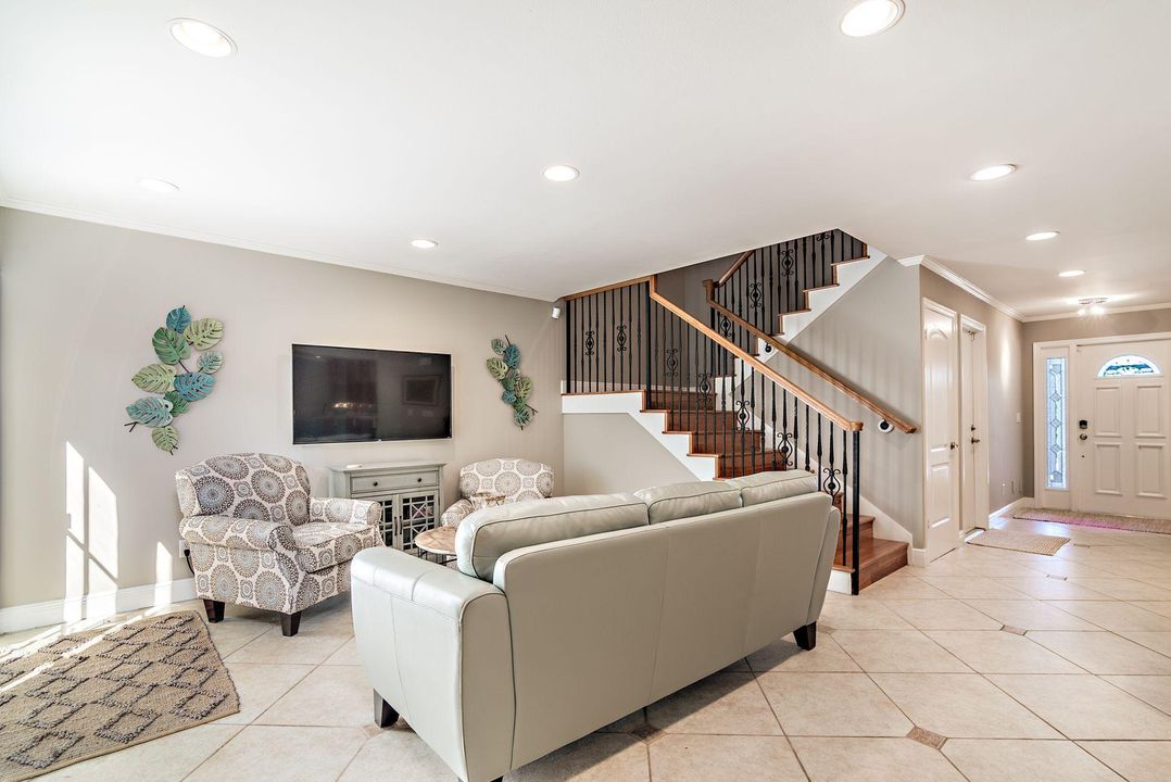 For Rent: $13,000 (3 beds, 3 baths, 2170 Square Feet)