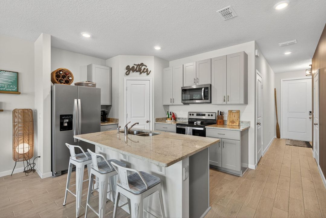 待售: $359,999 (3 贝兹, 2 浴室, 1475 平方英尺)