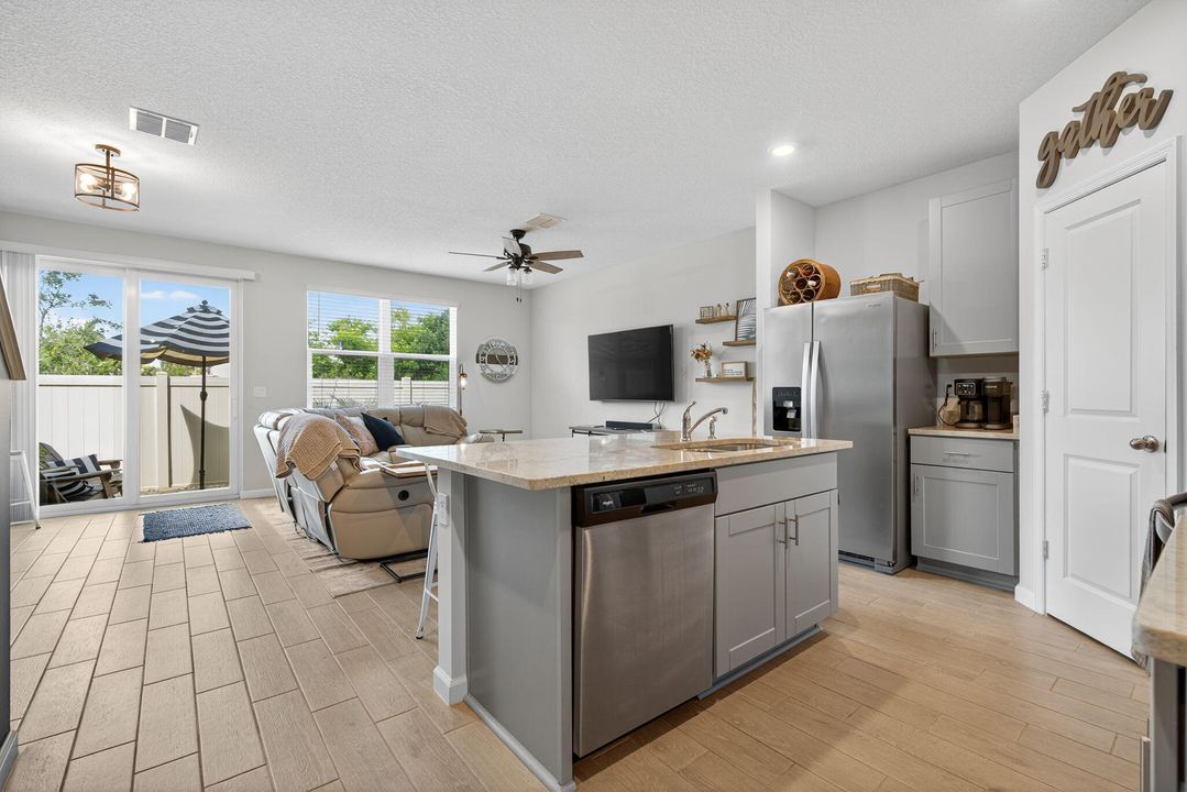 待售: $359,999 (3 贝兹, 2 浴室, 1475 平方英尺)