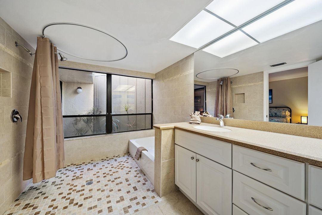 Под контрактом: $3,000 (1 спален, 1 ванн, 740 Квадратных фут)