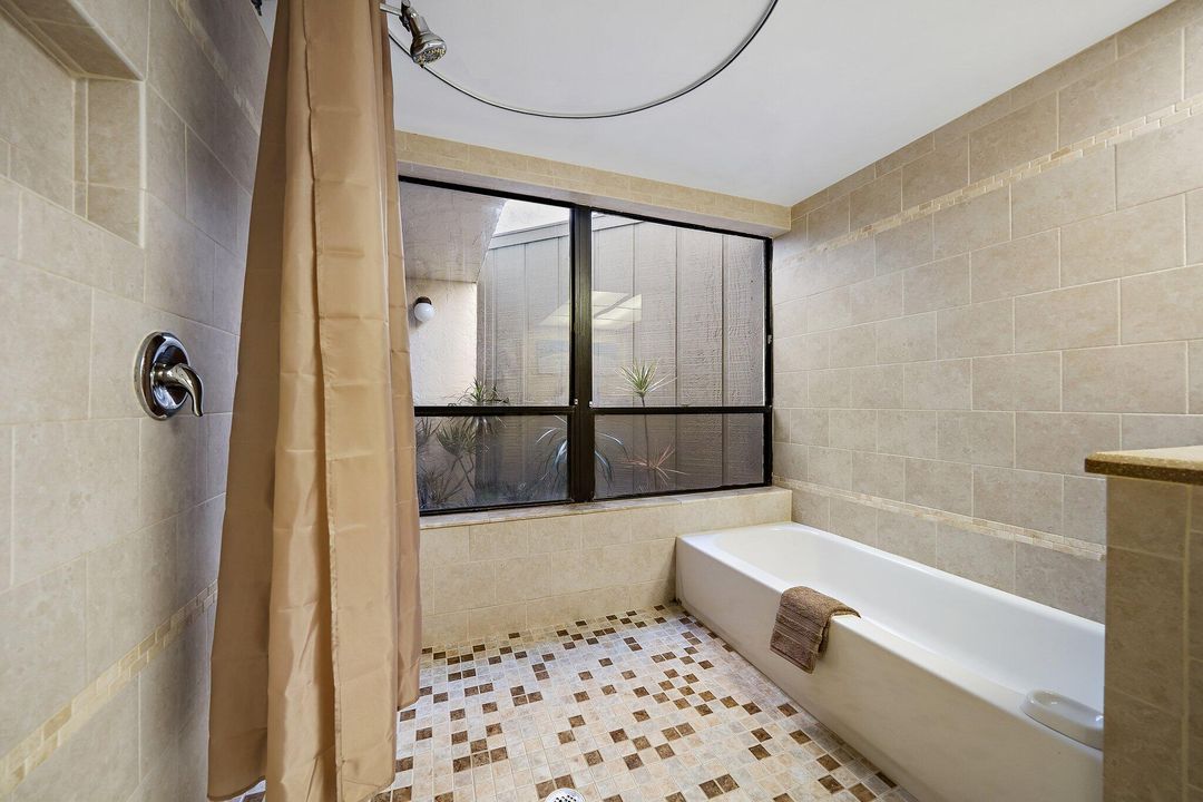 Под контрактом: $3,000 (1 спален, 1 ванн, 740 Квадратных фут)