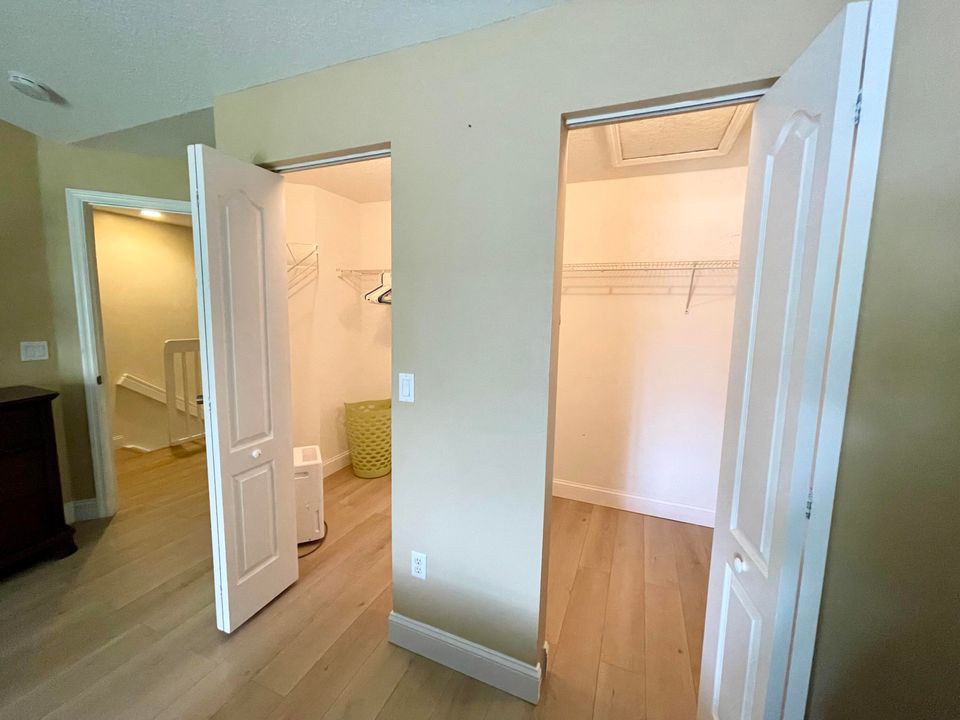 合同活跃: $364,900 (2 贝兹, 2 浴室, 1448 平方英尺)